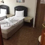Defne & Zevkim Aparthotel 2*