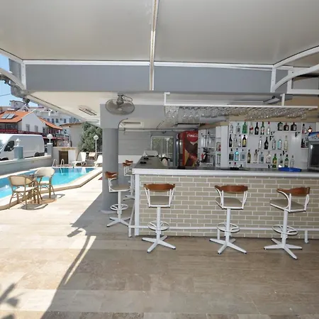 Apart Otel Defne & Zevkim Marmaris