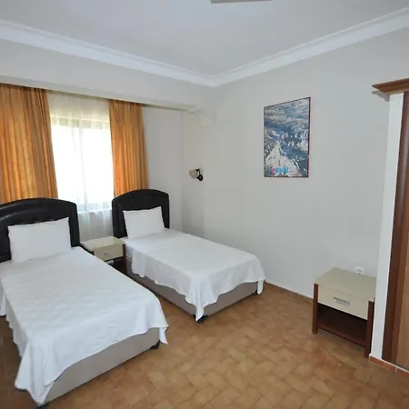 Defne & Zevkim Apartahotel
