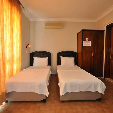 Defne & Zevkim Apartahotel
