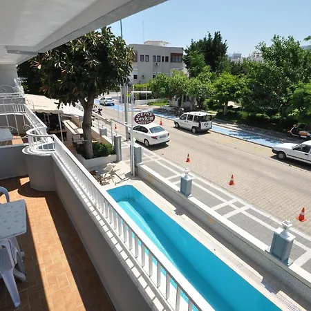 Defne & Zevkim Apartahotel Marmaris