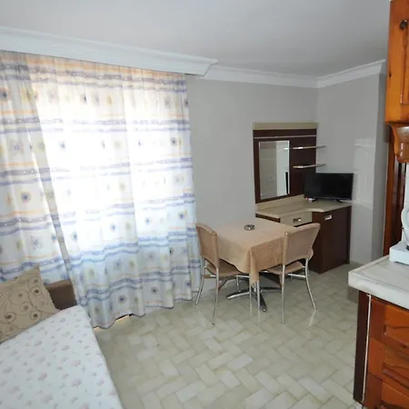Defne & Zevkim Apartahotel Marmaris