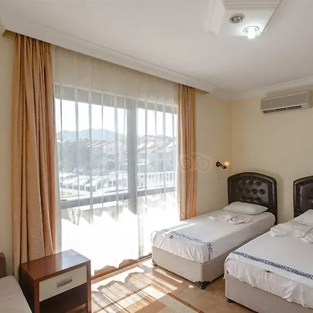 Apartahotel Defne & Zevkim 2*