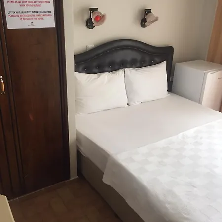 Defne & Zevkim Aparthotel 2*