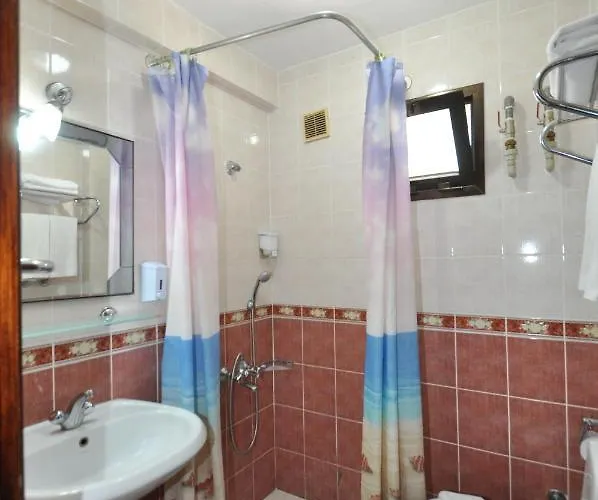 Defne & Zevkim Apartahotel