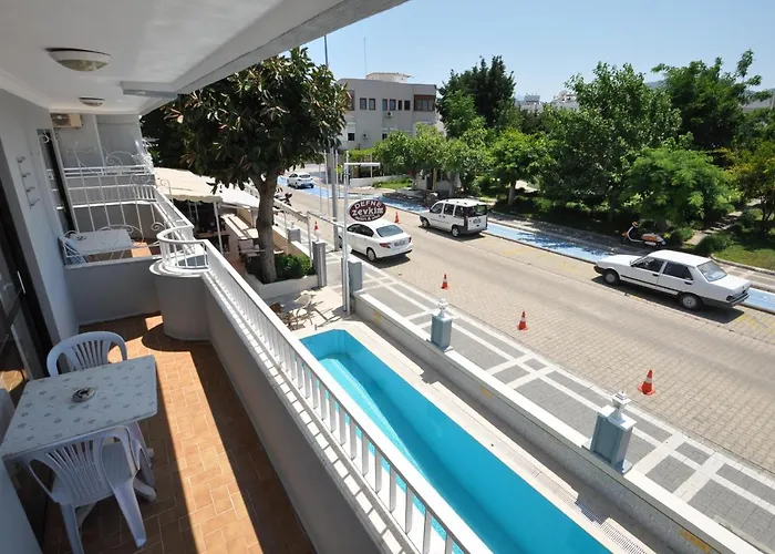 Defne & Zevkim Apartahotel Marmaris