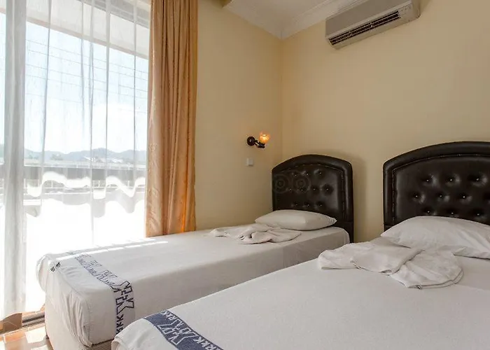 Defne & Zevkim Apartahotel